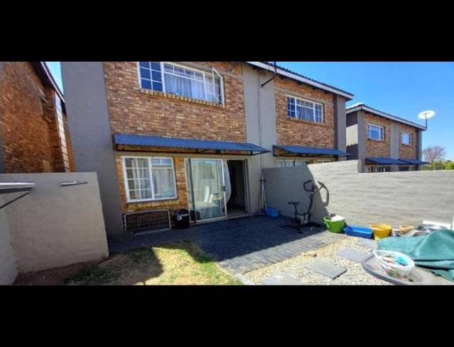 2 BEDROOM DUPLEX FOR SALE IN BIRCHLEIGH NORTH